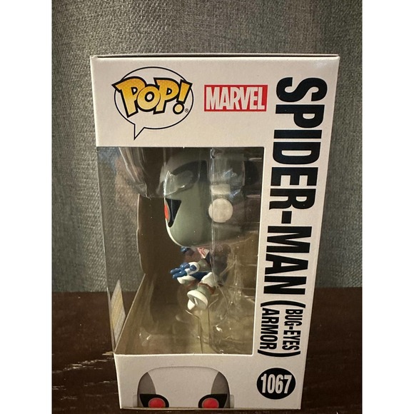 Spider-Man (Bug-Eyes Armor) 1067 2022 Winter Convention Exclusive Funko Pop - Picture 2 of 6